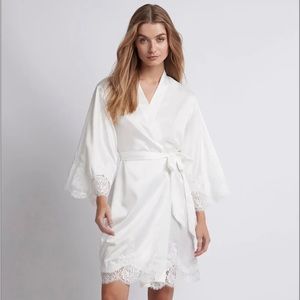 Homebodii Olivia Robe - White NWT